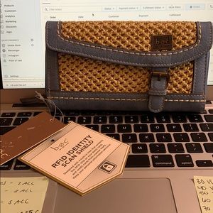 NWT B.O.C trifold woven blue wallet